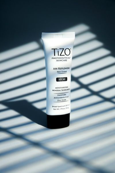 TiZO Денний поживний крем без відтінку AM Replenish Non-Tinted SPF 40 126 фото