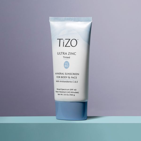 TiZO Мінеральний сонцезахисний крем для обличчя та тіла тонуючий Ultra Zinc Body & Face Tinted SPF 40 104 фото
