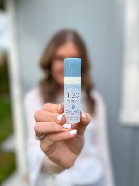 TiZO Крем для догляду за шкірою навколо очей без відтінку Eye Renewal Sunscreen SPF 20 136 фото