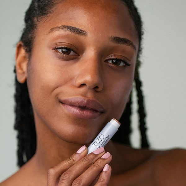 TiZO Мінеральний захист від сонця для губ тонуючий Tinted Lip Protection SPF 45 112 фото
